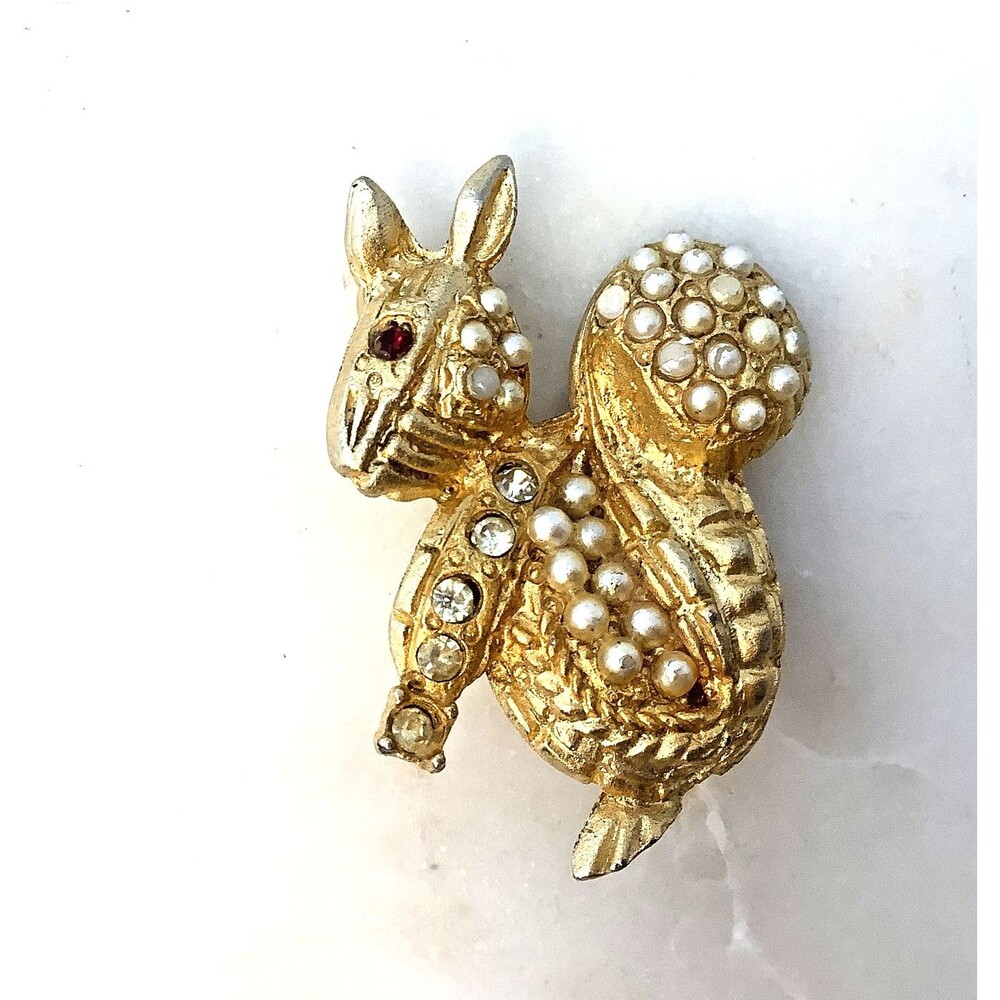 Vintage Squirrel Pin Rhinestone Gold Tone Brooch Simulates Pearls